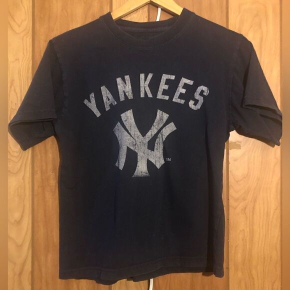Yankees tshirt. Size Large. Blue. - Picture 1 of 3